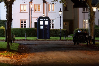 Illustration for article titled Set photos from the Doctor Who Christmas special